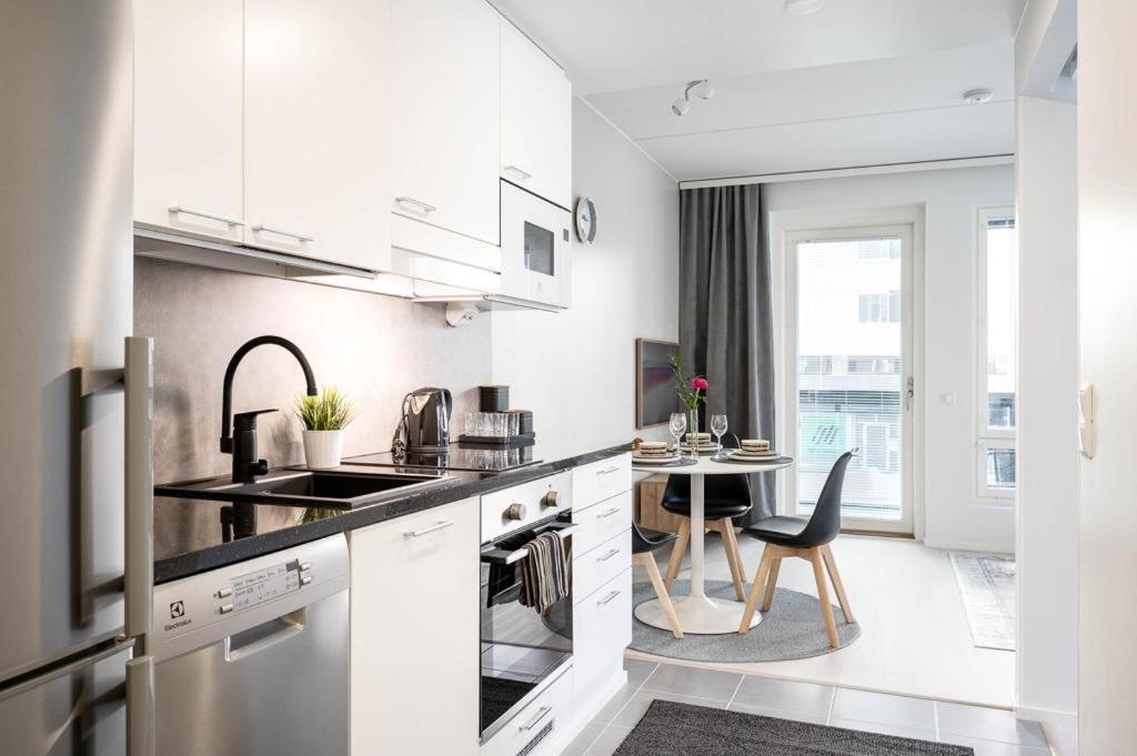 Apartment Near The Train Station, Free Parking &Netflix Куопио Екстериор снимка