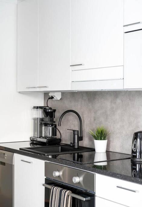 Apartment Near The Train Station, Free Parking &Netflix Куопио Екстериор снимка