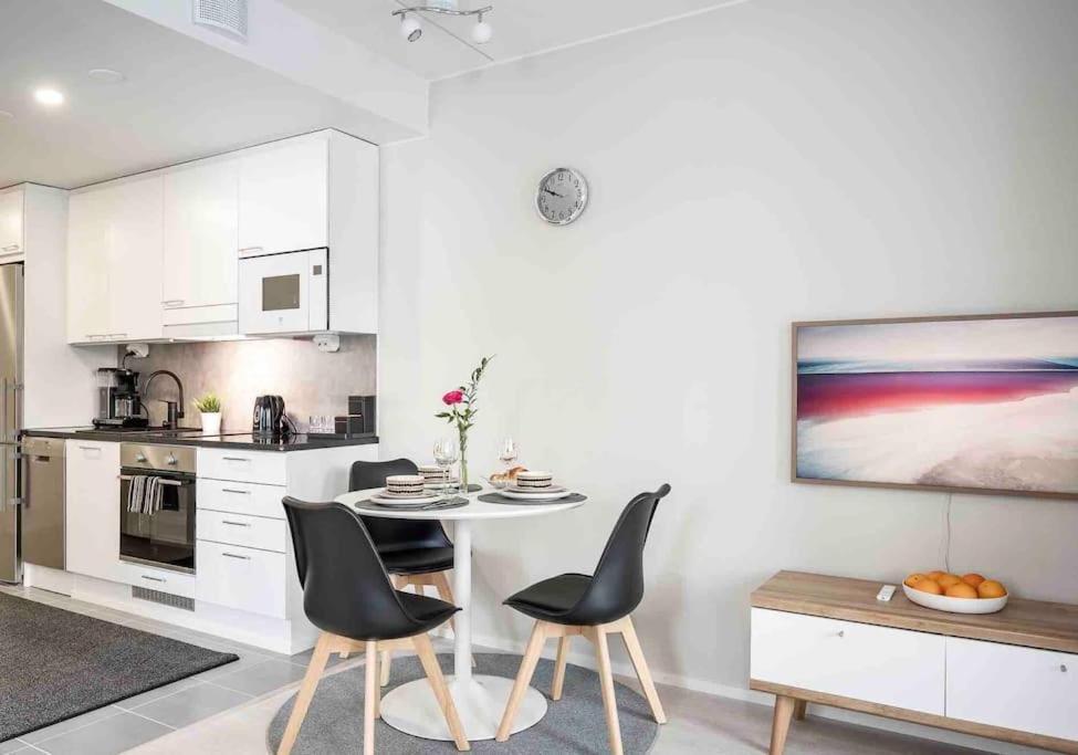 Apartment Near The Train Station, Free Parking &Netflix Куопио Екстериор снимка