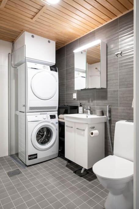 Apartment Near The Train Station, Free Parking &Netflix Куопио Екстериор снимка